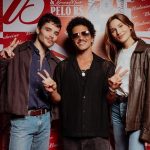 João Lucas e Sasha tietam Bruno Mars em São Paulo: "Nós e Bruninho" (Foto: Instagram)