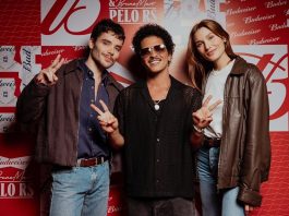 João Lucas e Sasha tietam Bruno Mars em São Paulo: "Nós e Bruninho" (Foto: Instagram)