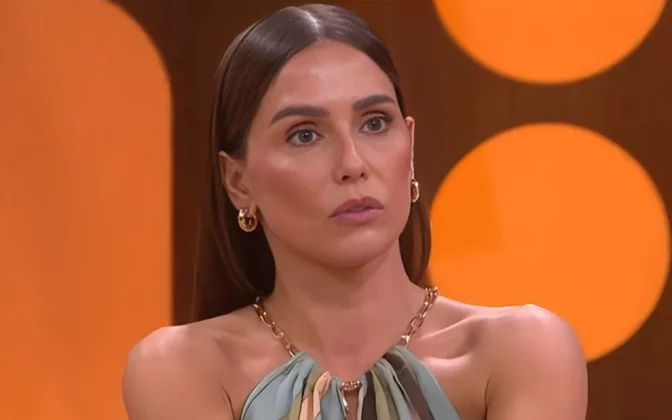 Solteira, Deborah Secco expõe ter sido traída diversas vezes: "Fui machucada". (Foto: GNT)