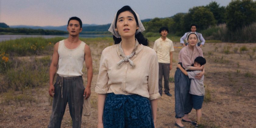 'Pachinko' (Apple TV+): A série épico-dramática acompanha quatro gerações de uma família coreana de imigrantes, deixam sua terra natal em uma jornada para sobreviver e alcançar a prosperidade. É baseada no romance homônimo best-seller assinado por Min Jin Lee. (Foto: Apple TV+)