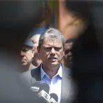 Tarcísio de Freitas vira alvo de medidas judiciais após discurso sobre o PCC. (Foto: Agência Brasil)