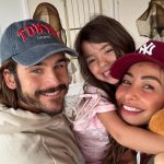 Grávida, Sabrina Sato posta clique com Nicolas Prattes e Zoe: "Meus amores" (Foto: Instagram)