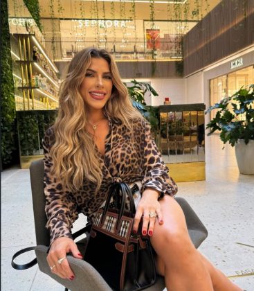 “A empregada [doméstica], a do cabelo duro”, diz Ana Paula. (Foto: Instagram)