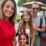 O jornalista César Tralli, casado com Ticiane Pinheiro, tem um relacionamento exemplar com Rafaella Justus, filha de Roberto Justus e Ticiane. (Foto Instagram)