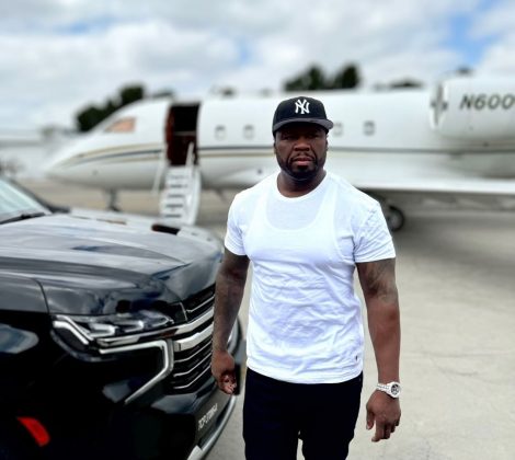 O rapper 50 Cent também declarou apoio a Trump, compartilhando uma imagem do rosto do republicano estampado na capa de seu álbum Get Rich or Die Trying. (Foto Instagram)