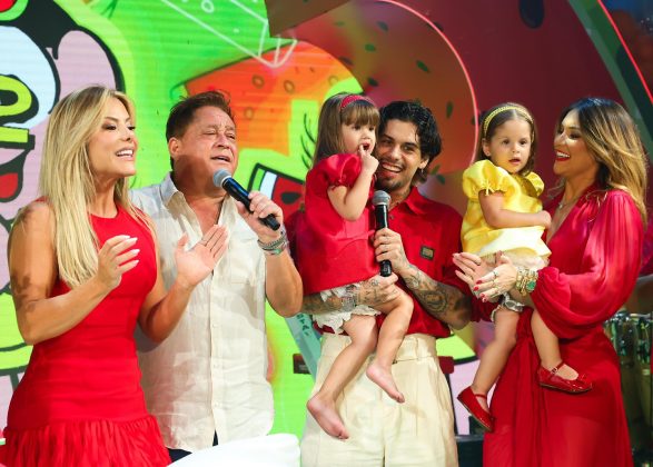 Leonardo comemora carisma e sucesso de Maria Flor na internet (Foto: Instagram)