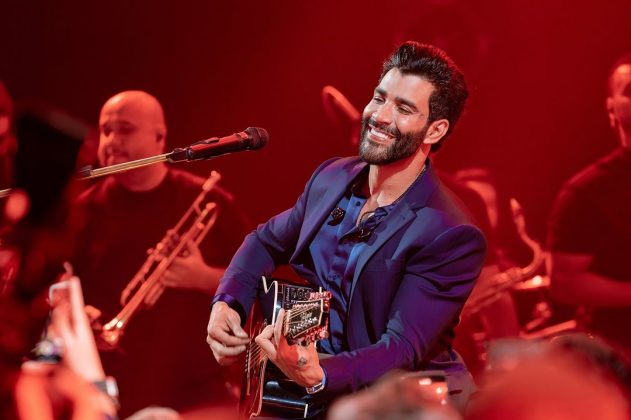 Gusttavo Lima muda o visual retirando a barba e deixando apenas o bigode (Foto: Instagram)