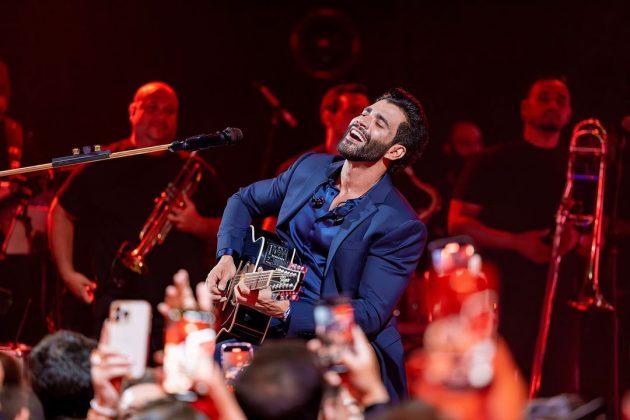 O cantor, Gusttavo Lima fez uma nova mudança no visual. Em um vídeo publicado pelos barbeiros Edson Oliveira e Maiky Correa (Foto: Instagram)