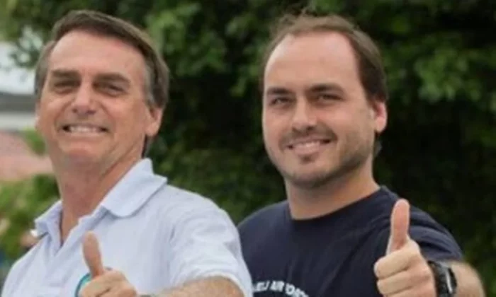 Carlos Bolsonaro compara plano de assassinar Lula ao atentado do pai em 2018. (Foto: Instagram)