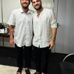 Saulo Fernandes e João Lucas Fernandes: A dupla de pai e filho encanta com a beleza e os olhos expressivos. (Foto Instagram)