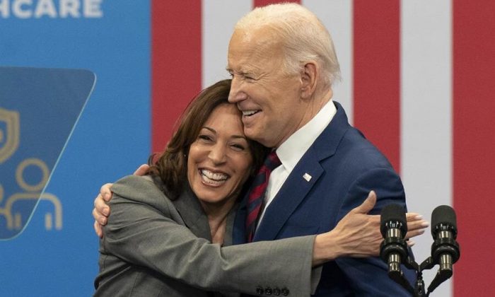 Ex-assessor sugere renúncia de Joe Biden às vésperas de fim do mandato. (Foto: EFE/EPA/Allison Joyce)