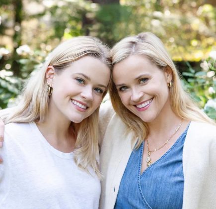 Reese Witherspoon e Ava Phillippe: A atriz e sua filha adolescente são praticamente gêmeas, com o mesmo sorriso encantador. (Foto Instagram)