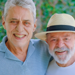 Lula recebeu Chico Buarque em casa. (Foto: Instagram)