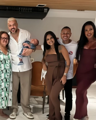 Gracyanne e Belo celebraram o Natal juntos após a separação. (Foto: Instagram)