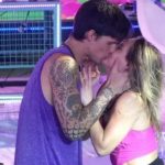 Bruna Griphao e Gabriel Fop foi uma das primeiras duplas a estrear o edredom no BBB 23. (Foto Divulgação)