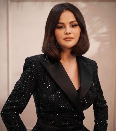 Outra celebridade que compartilhou sua luta contra o transtorno bipolar foi a cantora Selena Gomez. Em 2020, ela revelou que havia sido diagnosticada com a condição. (Foto Instagram)