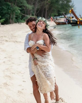 O segundo casamento aconteceu durante uma viagem a Chiang Mai, na Tailândia, quando, para celebrar 11 meses de casados, Andre pediu Larissa em casamento novamente. (Foto Instagram)