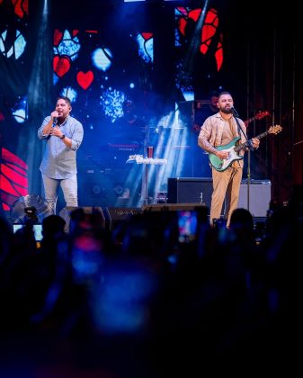 O motivo, segundo os cantores, é a necessidade de dedicar mais tempo à família e a projetos pessoais. (Foto Instagram)