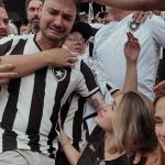 Felipe Neto, Nicolas Prattes e outros famosos celebram título histórico do Botafogo. (Foto Instagram)