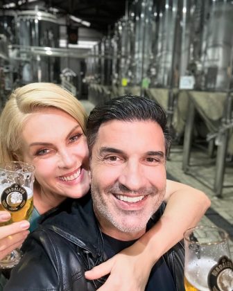 Em entrevista com o portal do LeoDias, Edu Guedes confirmou que deu mais um passo com o relacionamento com Ana Hickmann (Foto: Instagram)