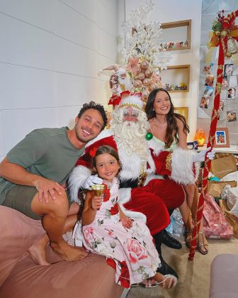 O mundo dos famosos é repleto de superstições, e uma delas está relacionada ao Natal: acredita-se que usar verde nesta data pode atrair uma gravidez. (Foto Instagram)