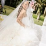 Em dezembro, exatamente um ano após o casamento, Larissa e André renovaram seus votos novamente. (Foto Instagram)