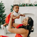 O bebê, que nasceu em março, celebrou o seu primeiro Natal com os pais. (Foto Instagram)