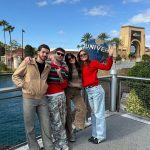 Bruna Marquezine, João Guilherme, Sasha e João Lucas curtem parque da Disney (Foto: Instagram)