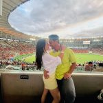 No último sábado (28), aconteceu o tradicional Jogo das Estrelas, organizada por Zico e reuniu diversos famosos no Maracanã, e André Luiz Frambach e declarou seu amor para Larissa Manoela. (Foto: Instagram)