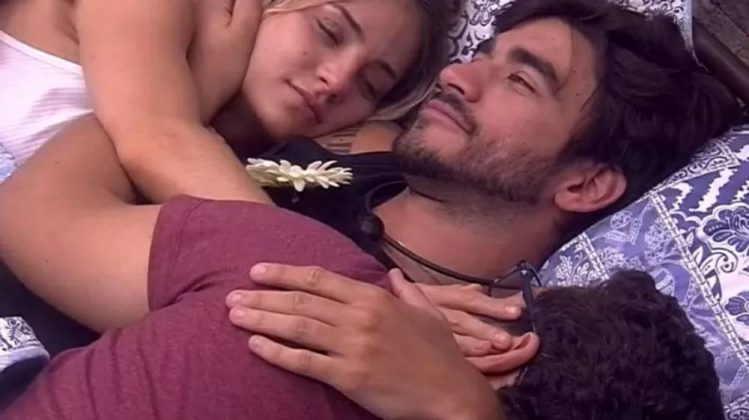 No BBB 20, Victor Hugo tentou formar um trisal com Gabi e Guilherme, mas, apesar das investidas, o casal não cedeu. (Foto Instagram)