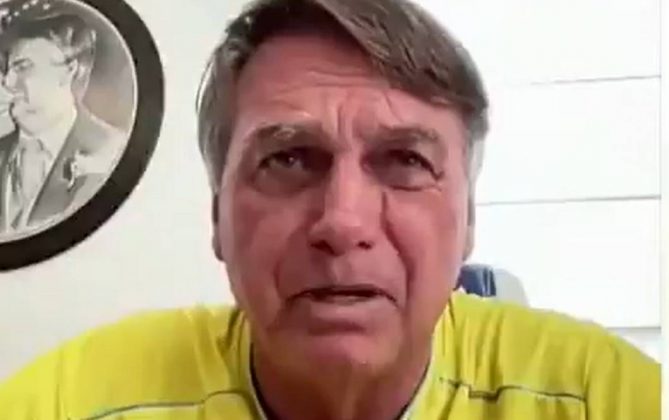 Indiciado, Bolsonaro surpreende em entrevista: "O sistema me quer morto". (Foto: X)