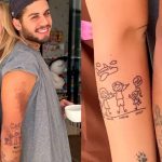 Mais tarde, para celebrar a família que construíram, tatuaram uma ilustração que representa o casal com suas duas filhas – isso, antes da chegada do terceiro filho. (Foto Instagram)