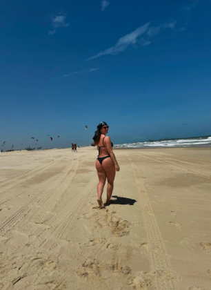 Paolla Oliveira aproveitou a praia em Fortaleza. (Foto: Instagram)