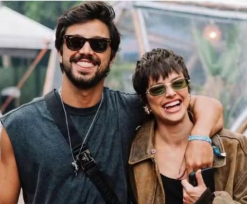 Agatha Moreira fala sobre bissexualidade do namorado Rodrigo Simas. (Foto: Instagram)