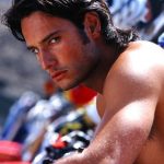 O ator Rodrigo Santoro, que construiu uma carreira no cinema internacional, atualmente mora em Los Angeles, Califórnia. (Foto Instagram)