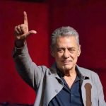 O icônico compositor Chico Buarque também possui uma casa em Paris. Ele costumava passar algumas temporadas no país europeu, geralmente uma na primavera e outra no outono. (Foto Instagram)