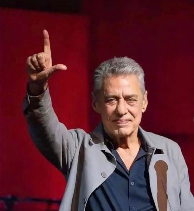 O icônico compositor Chico Buarque também possui uma casa em Paris. Ele costumava passar algumas temporadas no país europeu, geralmente uma na primavera e outra no outono. (Foto Instagram)