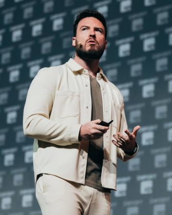 "Não tenho palavras para dizer o quanto isso tem significado para mim e para Maíra. Obrigado, de coração". (Foto Instagram)