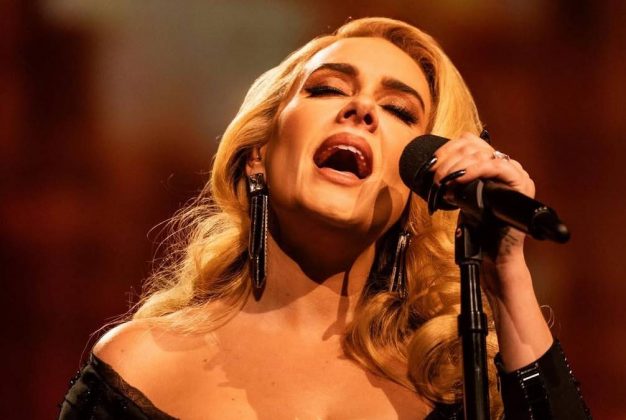 Justiça mantém ação contra Adele após acusação de suposto plágio. (Foto: Instagram)