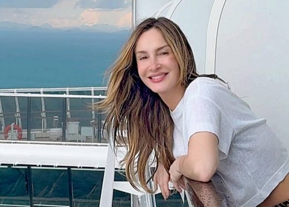 Claudia Leitte será processada por compositores após trocar letra de música. (Foto: Instagram)