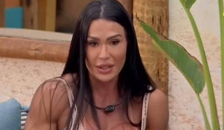 BBB 25: Solteira, Gracyanne Barbosa reclama por falta de relações íntimas (Foto: Globoplay)