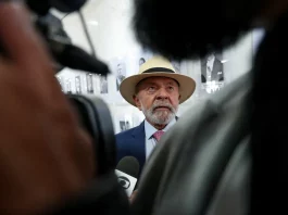 Lula se pronuncia sobre decisão de veto ao uso de celulares nas escolas. (Foto: Agência Brasil)