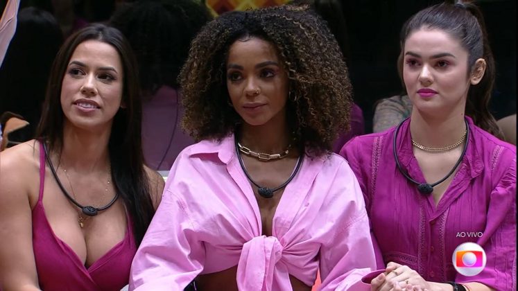 A maldição mais conhecida do BBB afirma que o emparedado que usa rosa na noite de eliminação acaba sendo eliminado da competição. (Foto Divulgação)