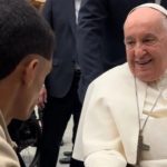 O papa Francisco segue internado no Hospital Gemelli. (Foto: Instagram)