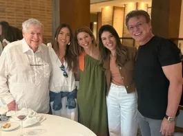 Boninho posta foto de jantar com presidente da SBT e filhas de Silvio Santos. (Foto: Instagram)