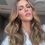 A modelo e apresentadora Fernanda Lima também tem um hobby diferente para aliviar o estresse diário: ela é praticante de ioga. (Foto Instagram)