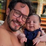 Eliezer celebra a evolução do filho de Ravi depois de sessões de fisioterapia (Foto: Instagram)