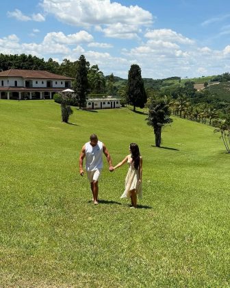 "O sim mais certo da minha vida", declara Franciny a Tony. (Foto: Instagram)