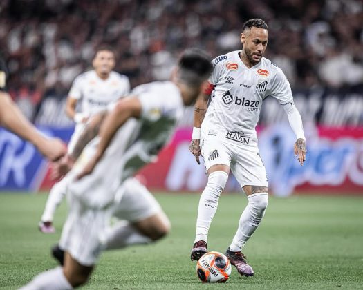 Clássico quente na Neo Química Arena! Corinthians x Santos: jogo eletrizante e cheio de emoção, mas a torcida do Timão não perdoou... (Foto: Raul Baretta/Santos)