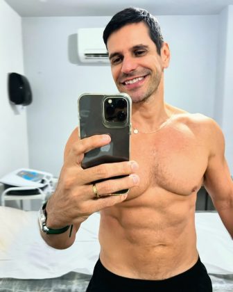 Alexandre Barillari, aos 51, exibe corpo sarado e agita a web! (Foto: Instagram)